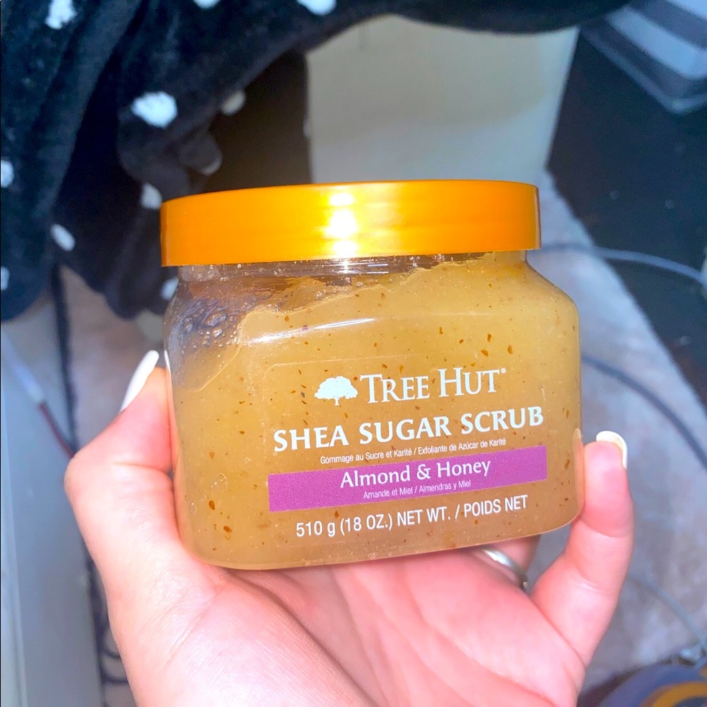 Brand new RARE tree hut sugar scrub